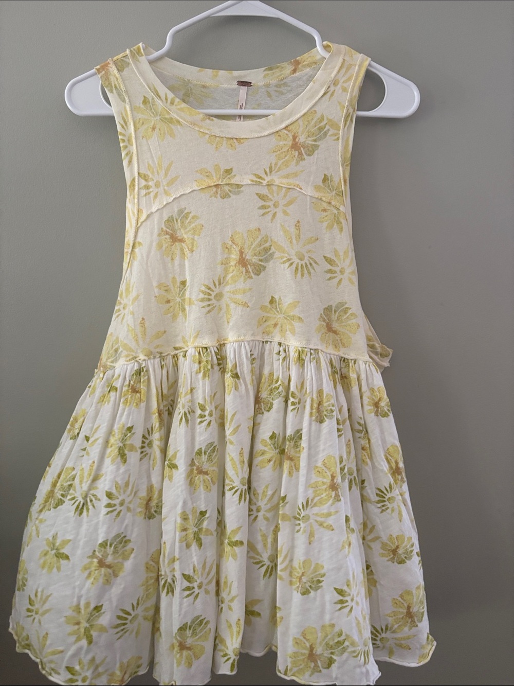 Free People Women's Yellow and Cream Floral Tank Top Size XS